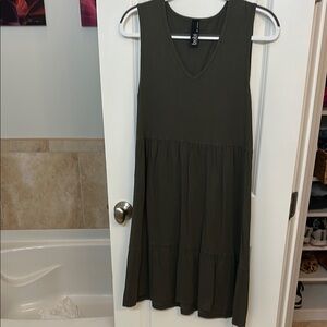 Bobi Green Pleated Mini Sundress Sleeveless V-Neck